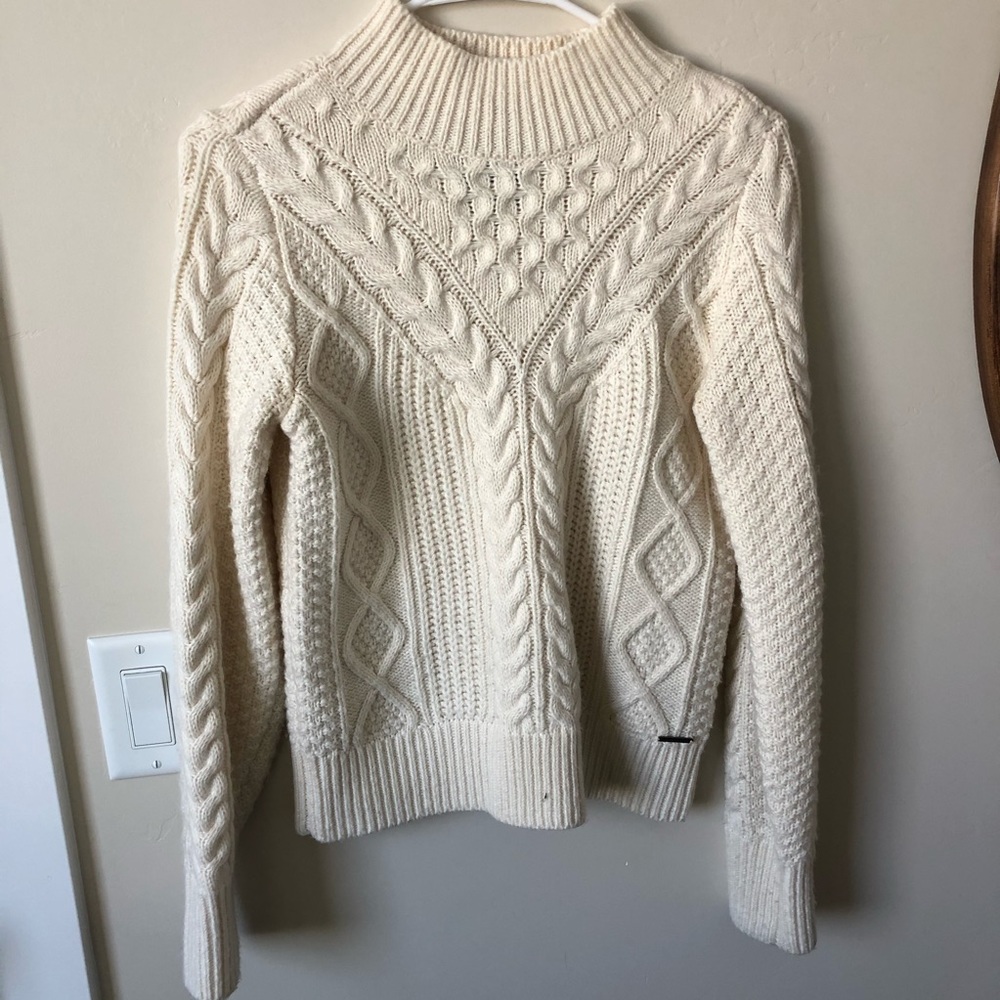 XS cream Abercrombie & Fitch sweater